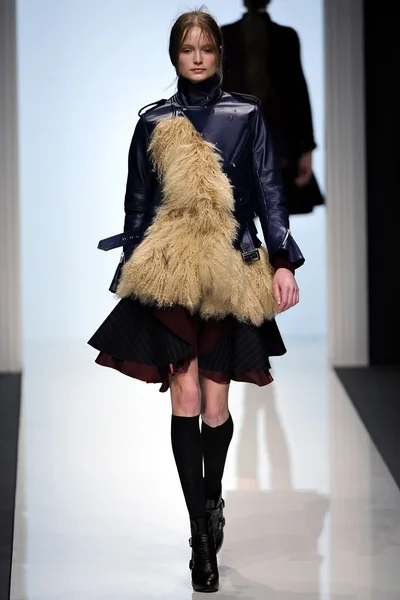 Look 9